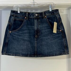 Universal Thread Women's Denim Mini Skirt Size 10 NWT